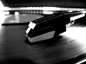 black_and_white_record_player_by_softspokenmc